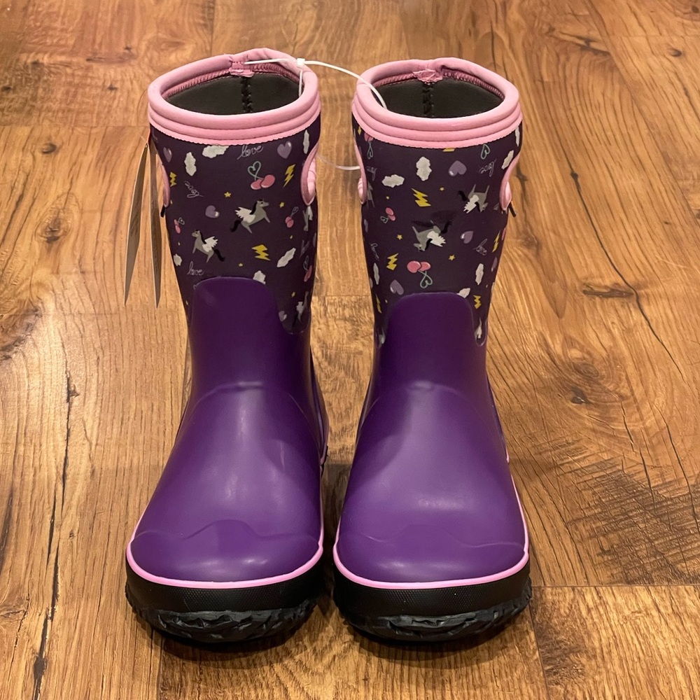 BOGS brand purple girls size 4M unicorn pattern waterproof boots. Brand new.